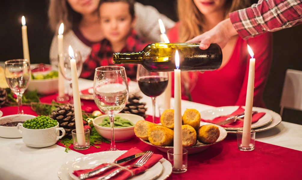 Find the Best Christmas Dinner Wine For a Flawless Feast