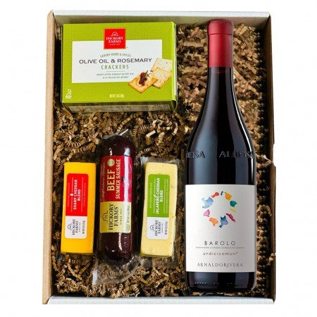 Arnaldo Rivera Undicicomuni Barolo Wine & Cheese Gift Box