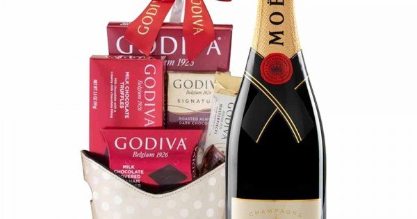 Moet & Chandon Nectar Rose & Godiva Chocolate Gift Box