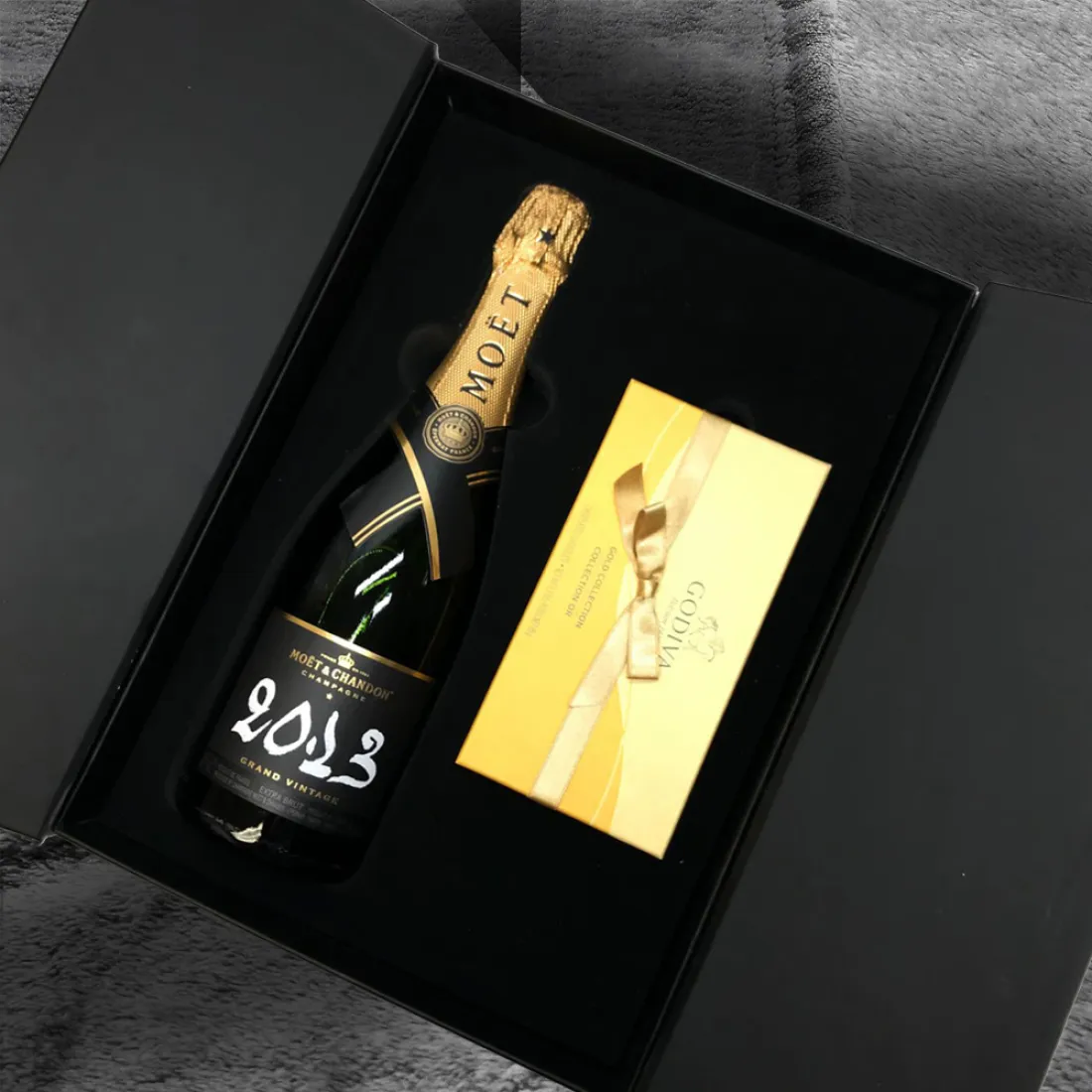 Moet & Chandon Imperial Brut Metal Gift Box White Wine, Sparkling Wine,  Champagne Brut, Champagne
