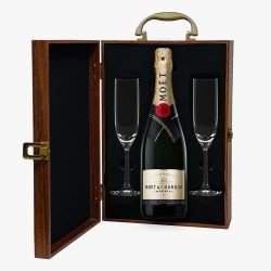 Moët & Chandon Champagne And Flutes Gift Set