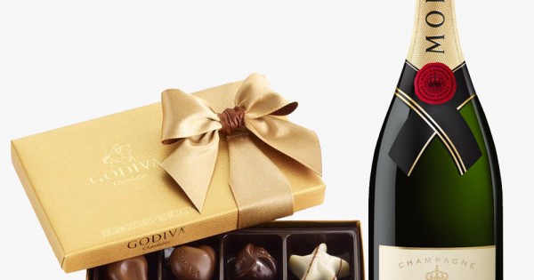 Moët & Chandon Impérial Champagne (187ml) and Godiva Chocolate Truffle Gift  Set (Min Qty 1)